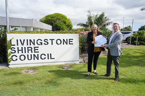 Councillor Andrea Friend and Mayor Adam Belot Yeppoon Aquatic Centre naming Council Meeting 20 May 2025